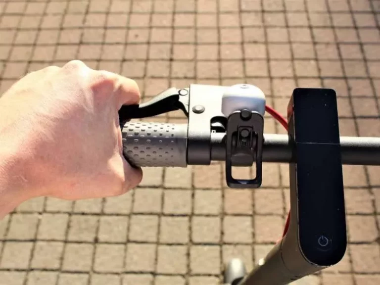 Reparación de cables de freno para patinetes eléctricos: Guía completa